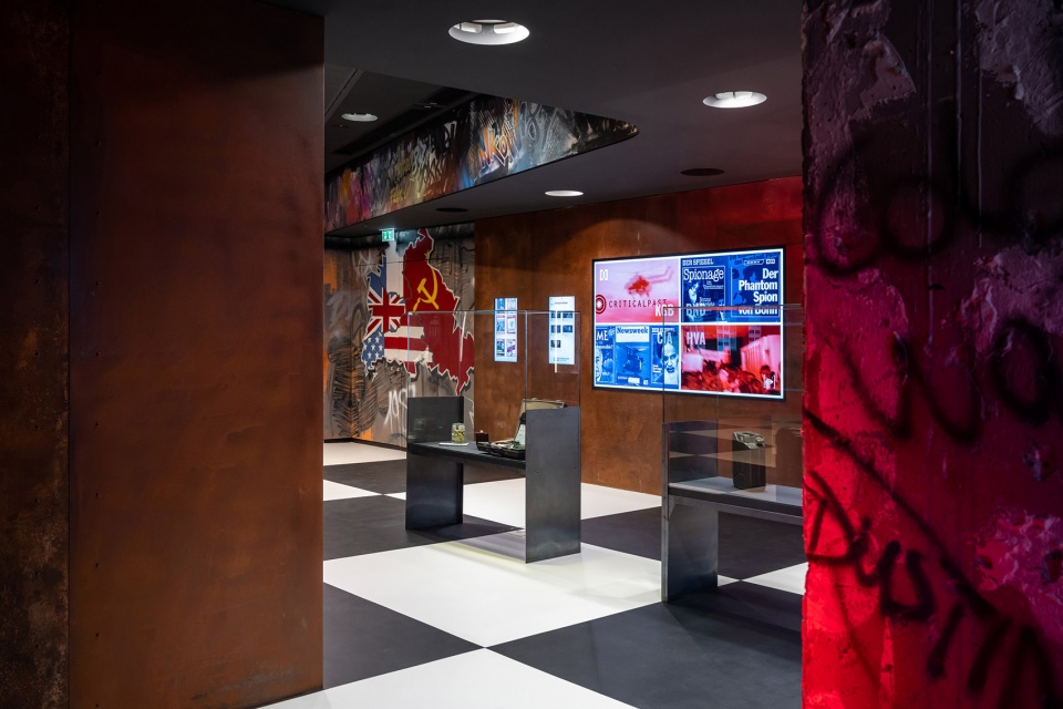 exhibition design for cold war museum berlin by sergei tchoban tchoban voss architekten