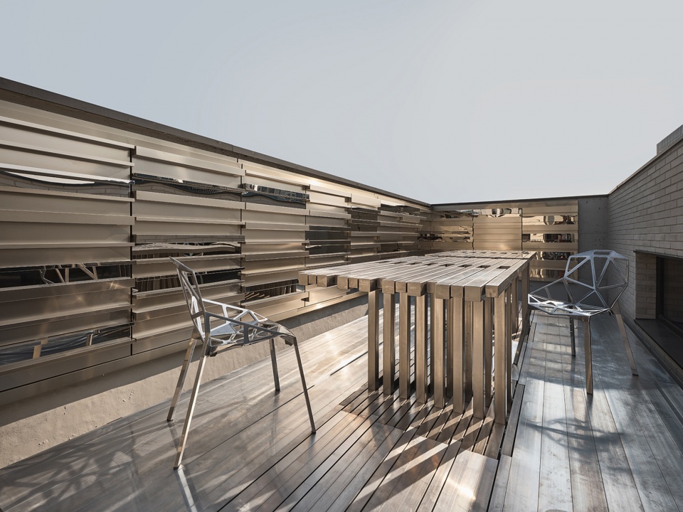 Seongsu Dong Gallery 55 by Morphosis