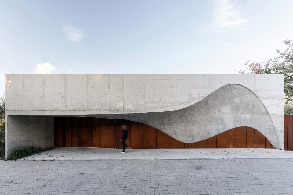 Villa Domes by Calujac Architecture