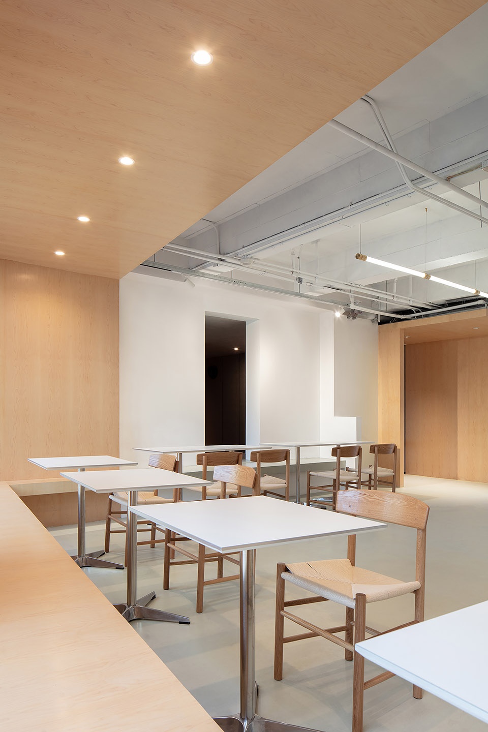 tough planet coffee market in shanghai by atah