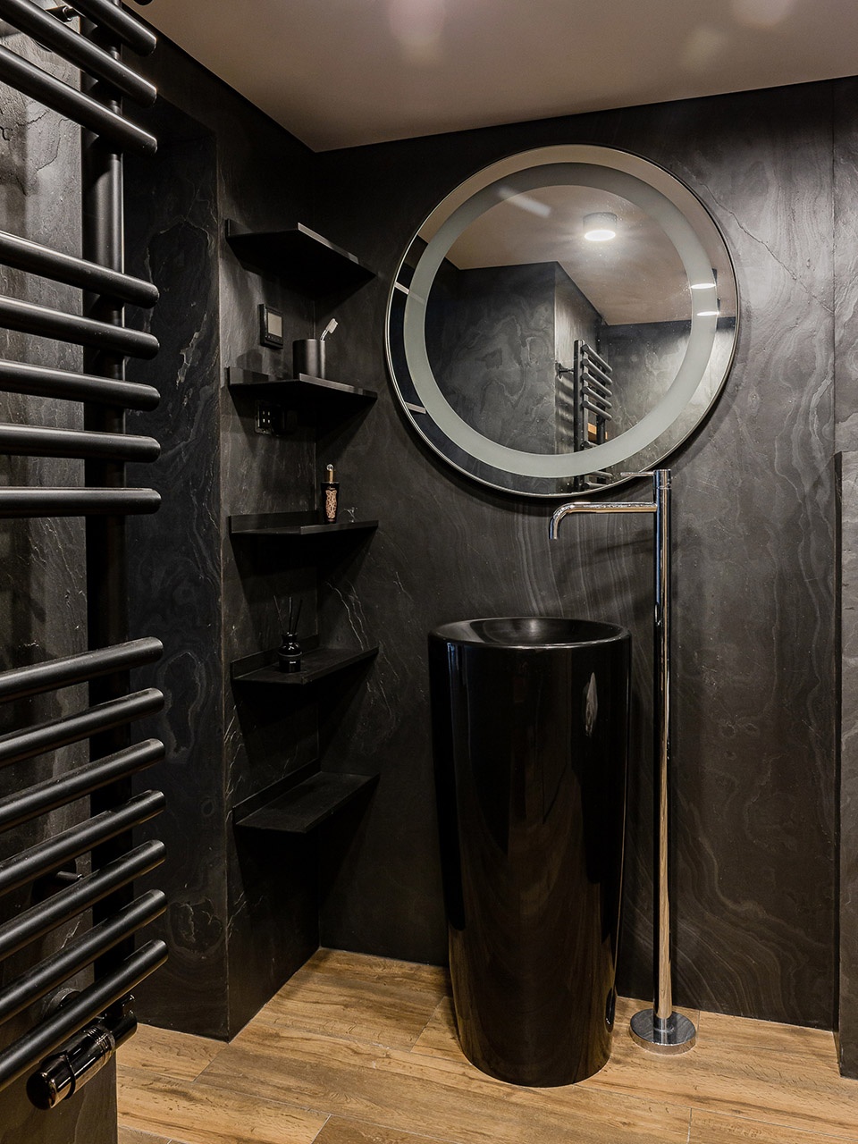 LOFT APARTMENT by ZROBIM architects