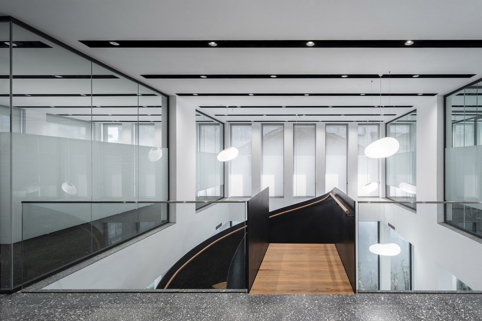 Tigermandiri Office by Csutoras Liando