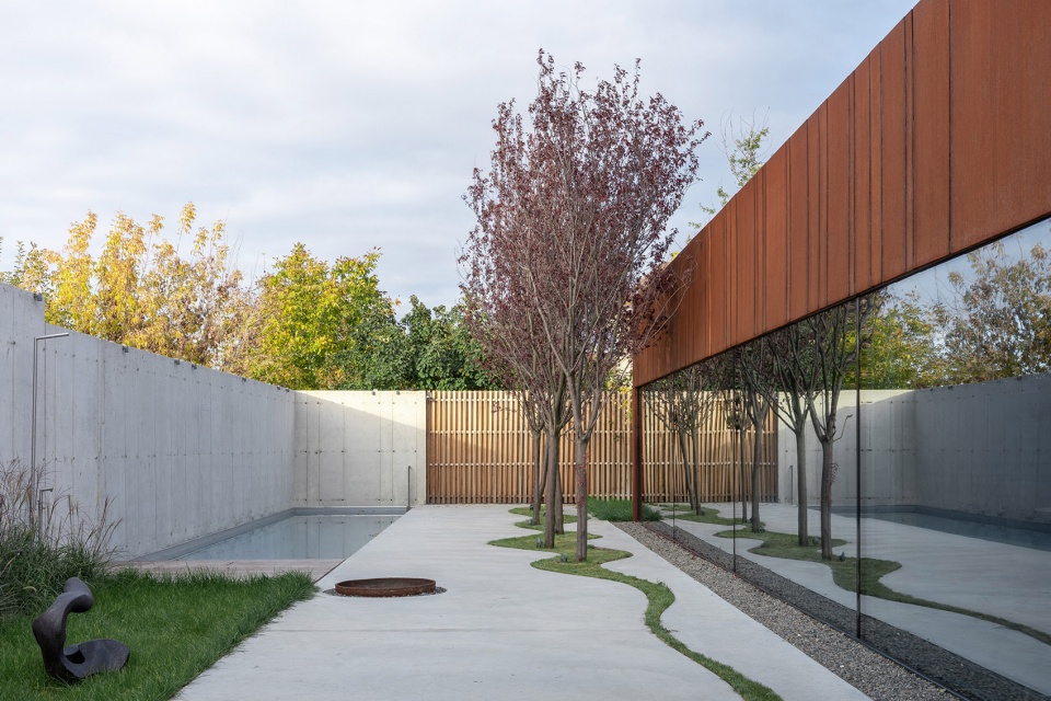 Villa Domes by Calujac Architecture