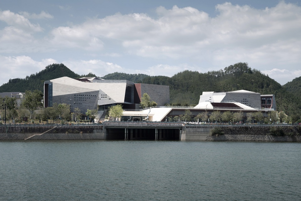 kaihua county public culture square by chinacuc
