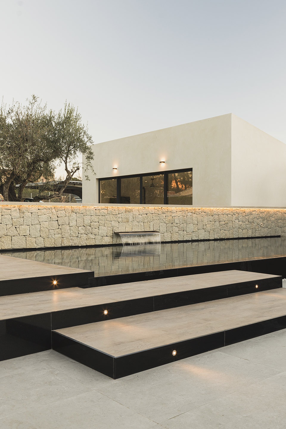 Home Refurbishment for Alejandro and Inma by Pablo Munoz Paya Arquitectos