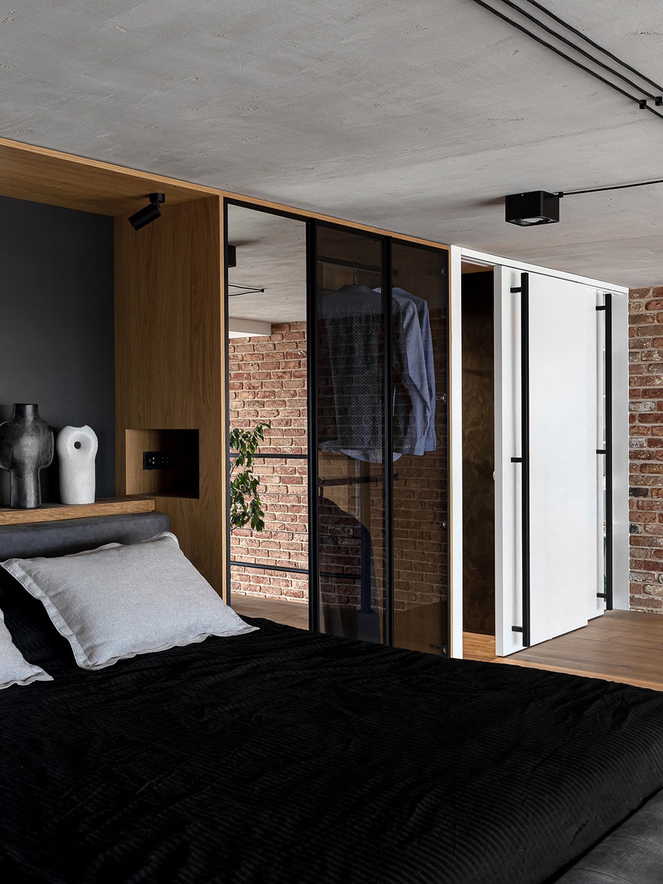 LOFT APARTMENT by ZROBIM architects