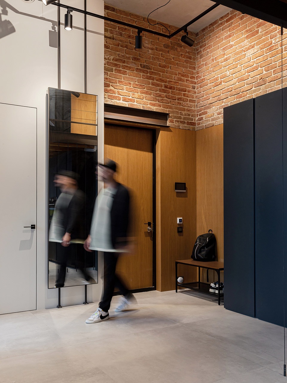 LOFT APARTMENT by ZROBIM architects