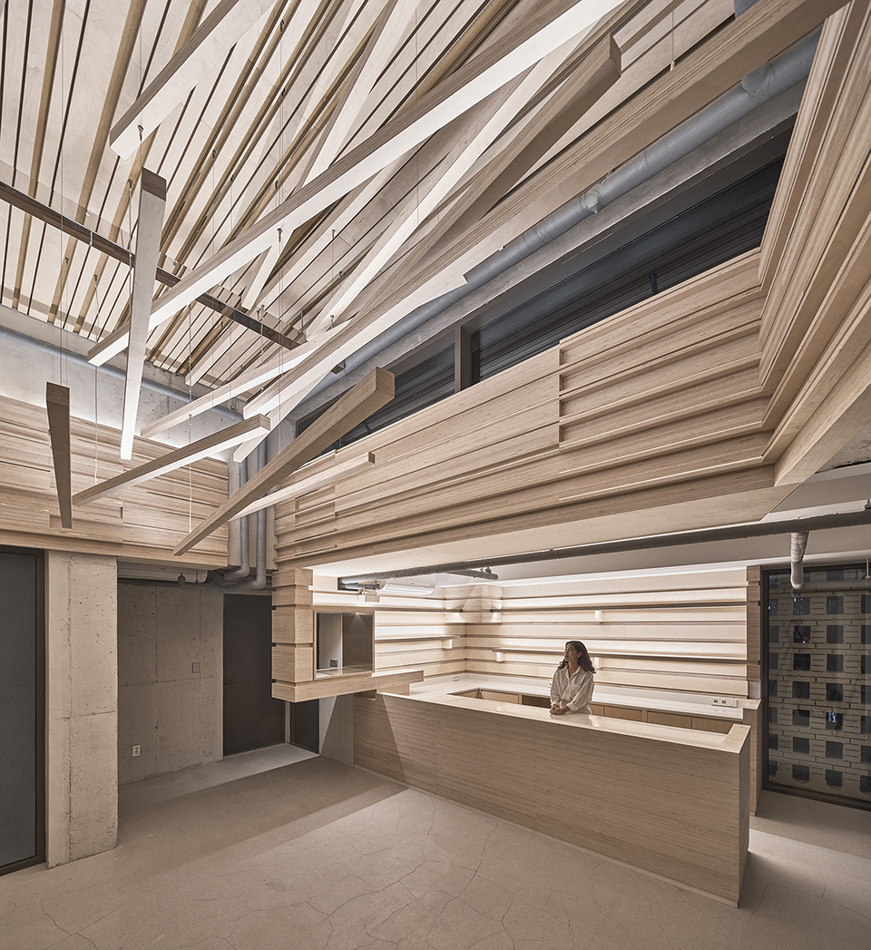 Seongsu Dong Gallery 55 by Morphosis