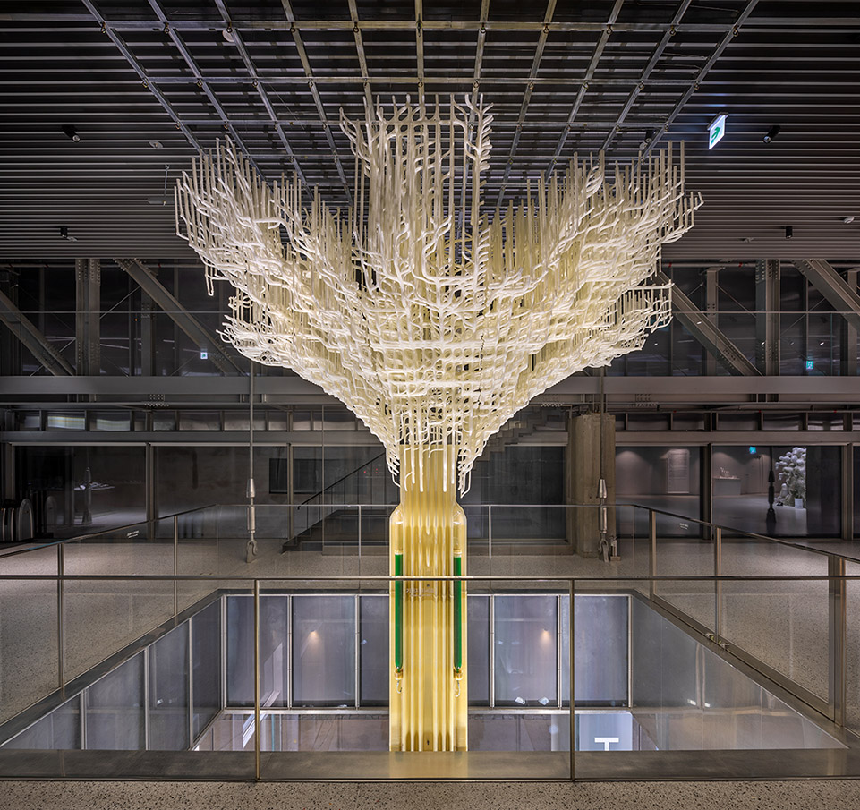tree one photosynthetic sculpture by ecologicstudio