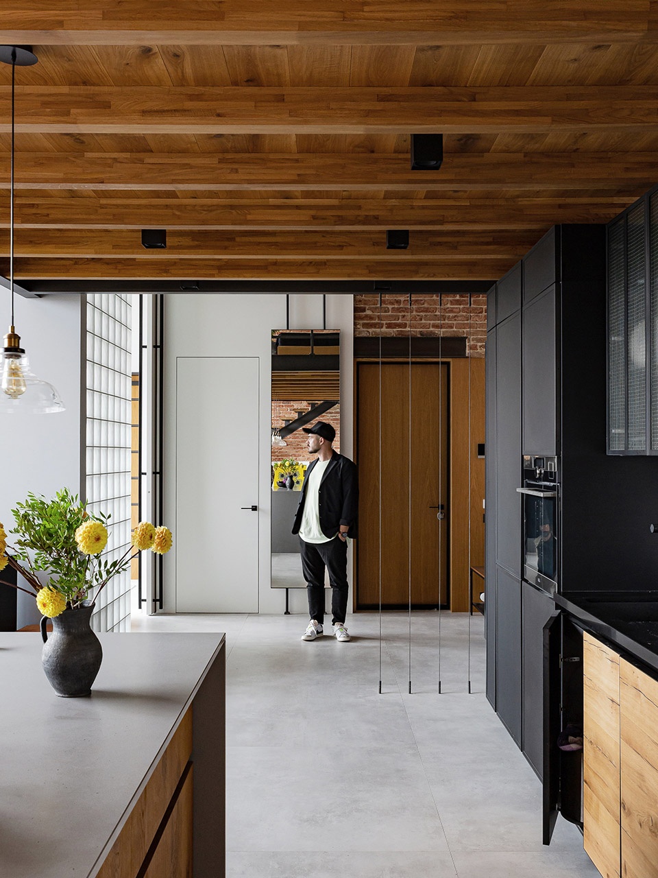LOFT APARTMENT by ZROBIM architects