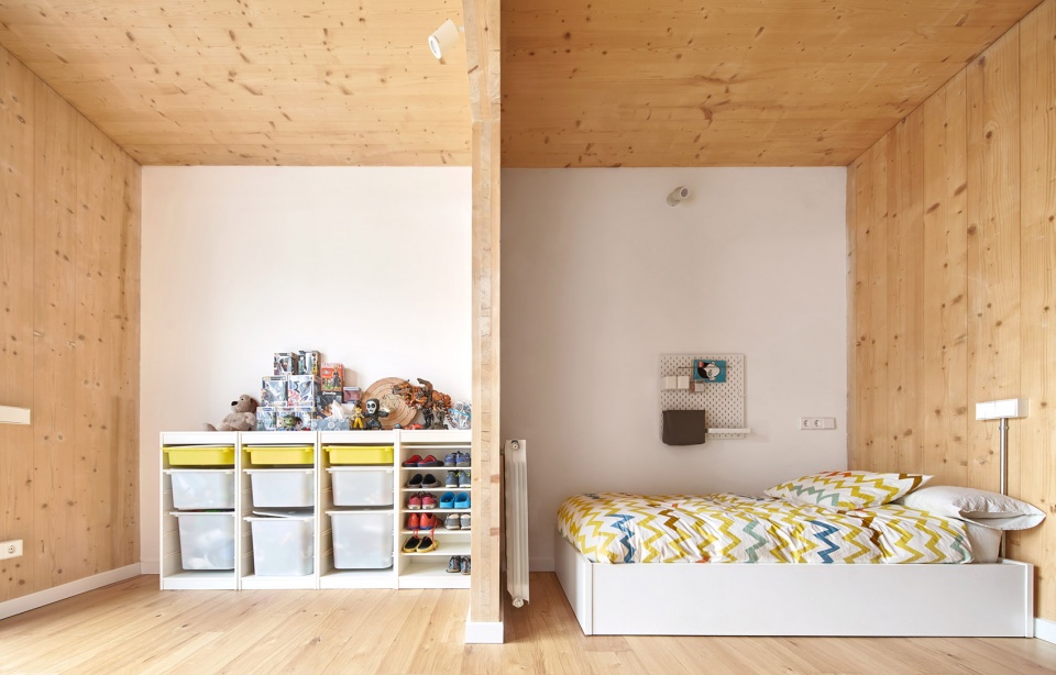 95pla renovation and expansion of a row house by vallribera arquitectes