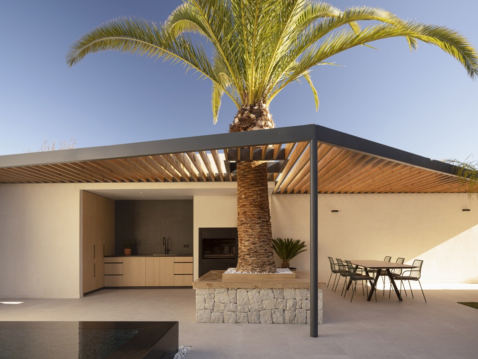 Home Refurbishment for Alejandro and Inma by Pablo Munoz Paya Arquitectos