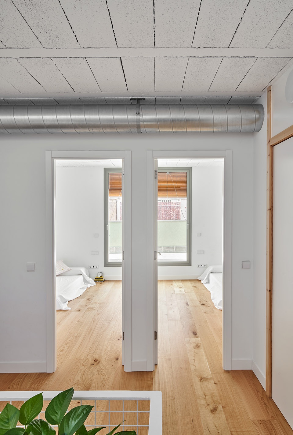 100joa new construction of a row house in mataro by vallribera arquitectes