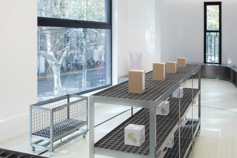 tough planet coffee market in shanghai by atah