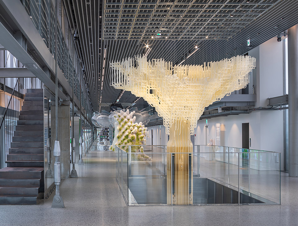 tree one photosynthetic sculpture by ecologicstudio