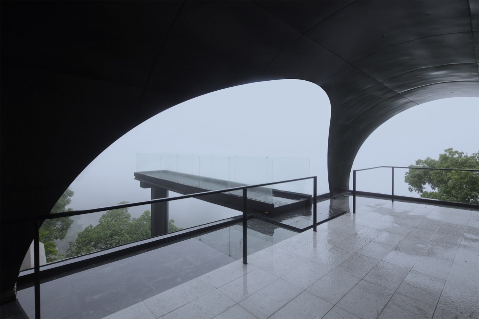 Bridge House China by Zhi Architects