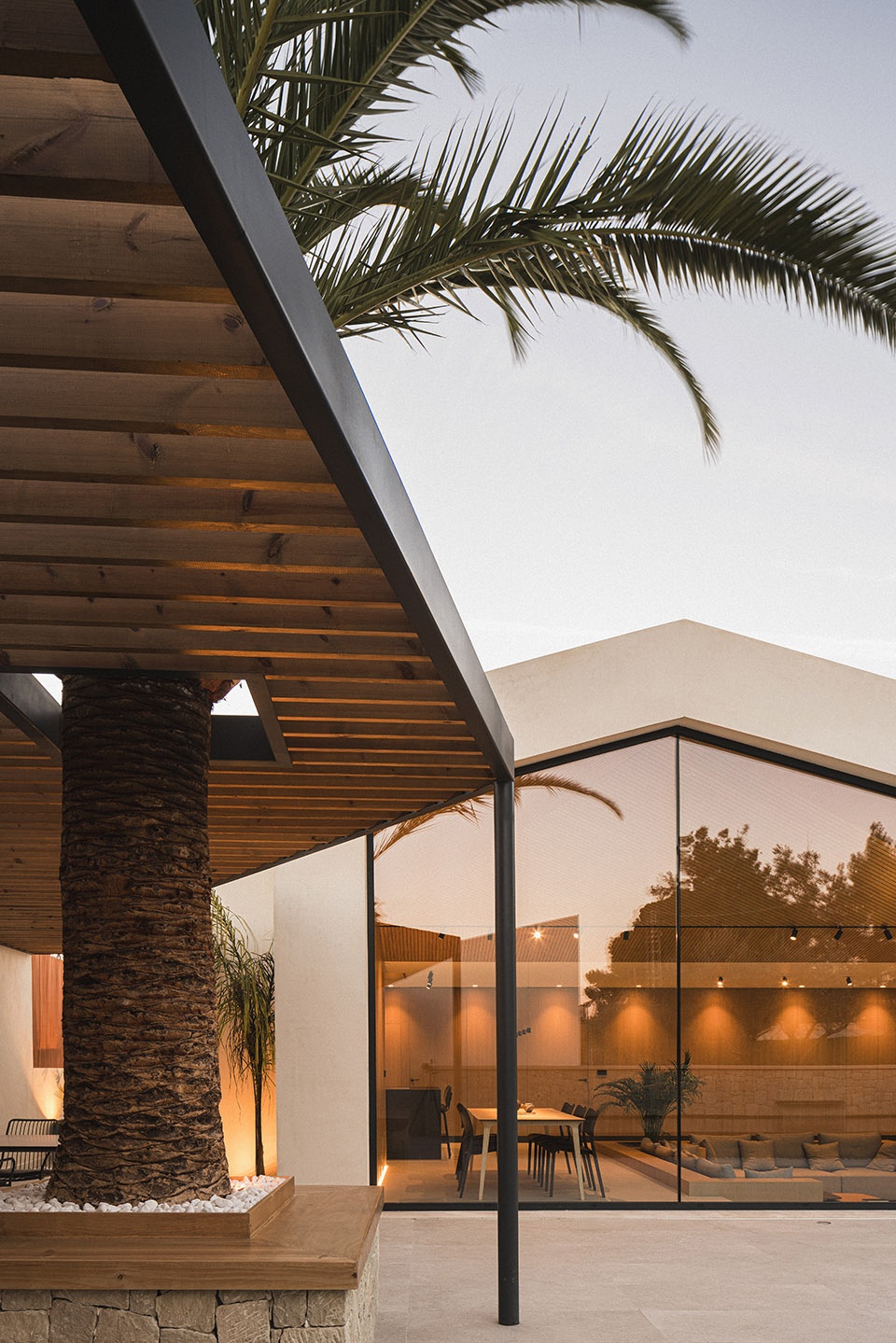 Home Refurbishment for Alejandro and Inma by Pablo Munoz Paya Arquitectos