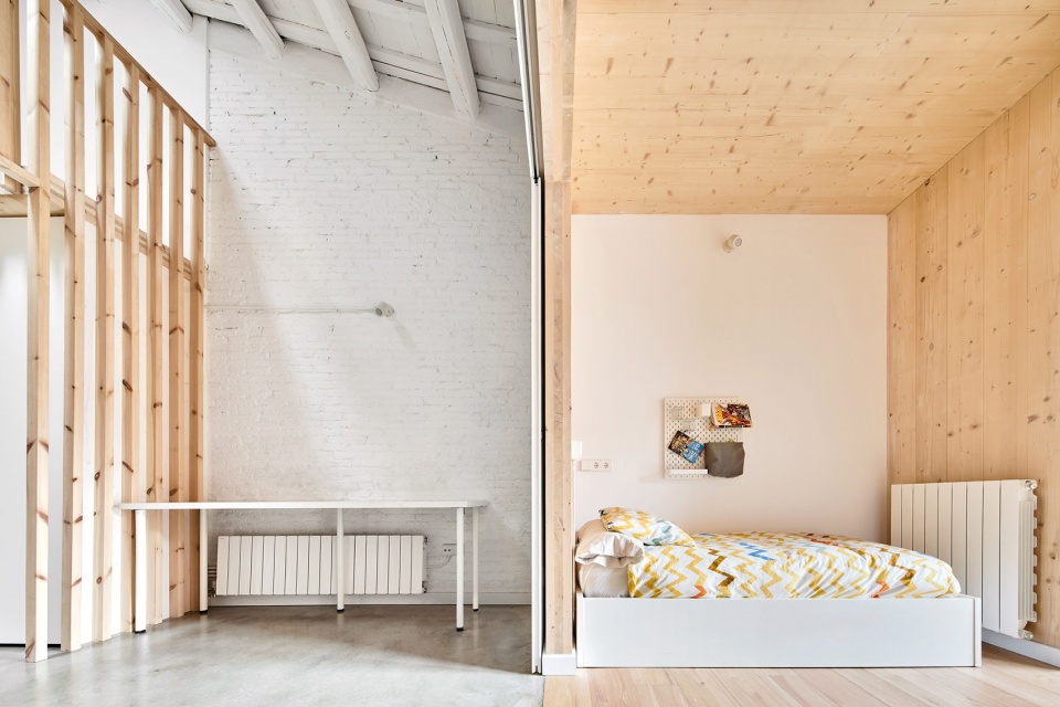 95pla renovation and expansion of a row house by vallribera arquitectes