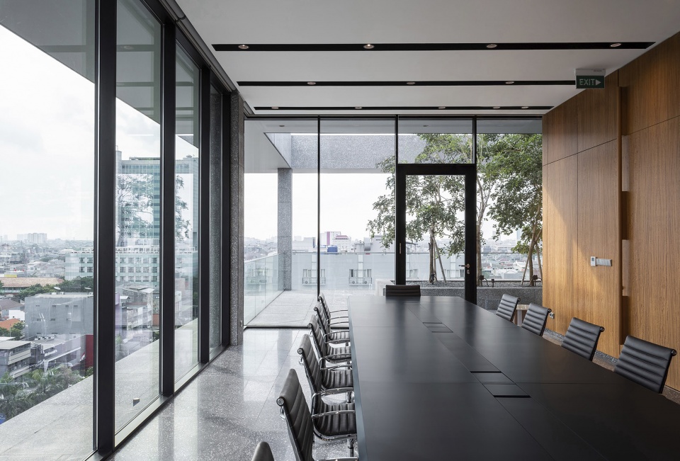 Tigermandiri Office by Csutoras Liando