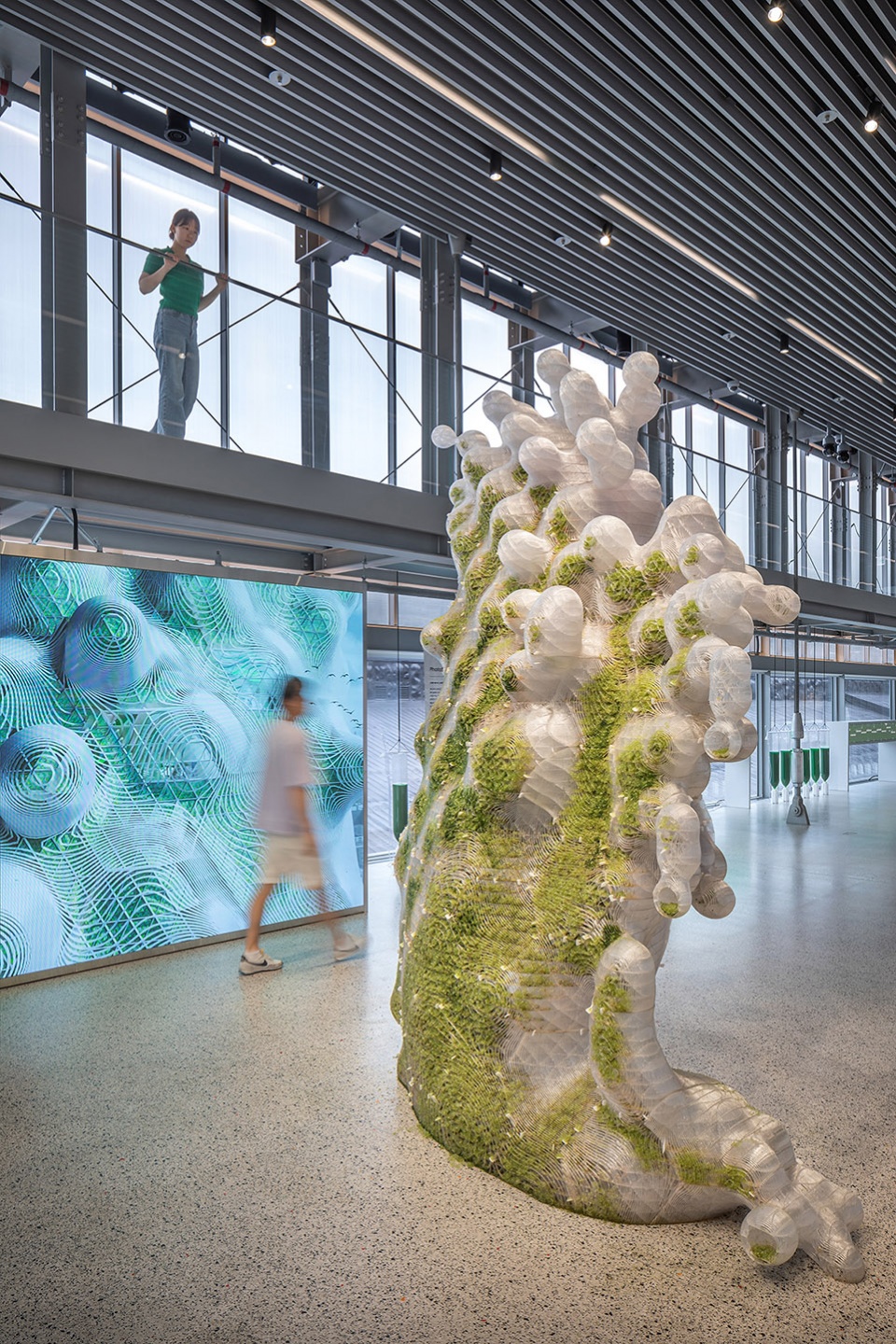 tree one photosynthetic sculpture by ecologicstudio