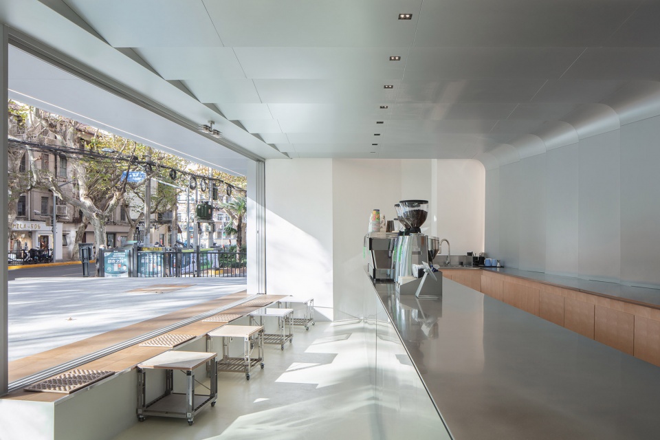 tough planet coffee market in shanghai by atah