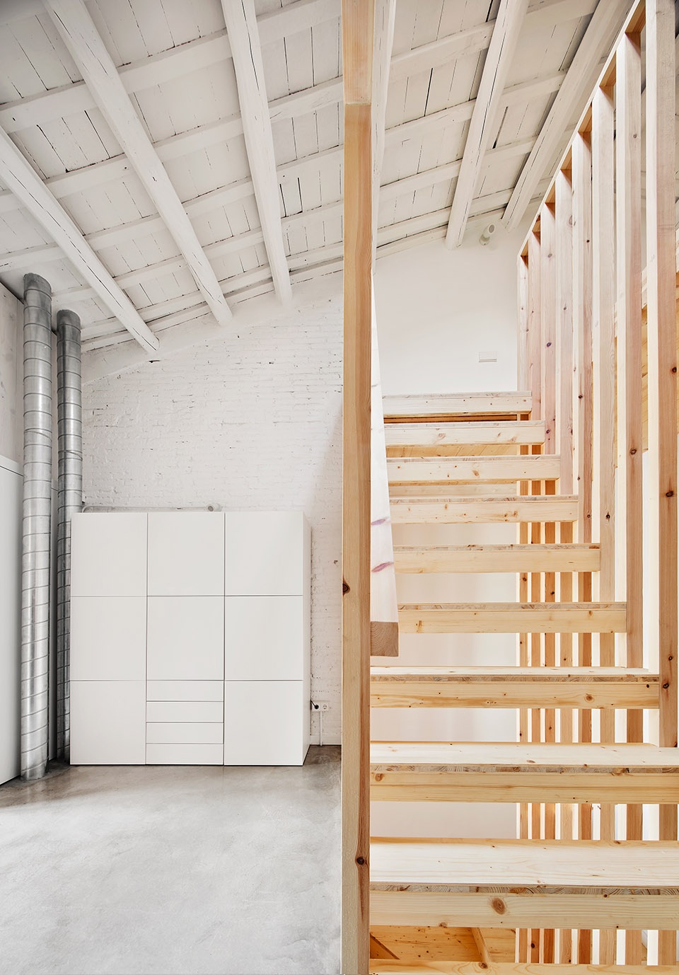 95pla renovation and expansion of a row house by vallribera arquitectes