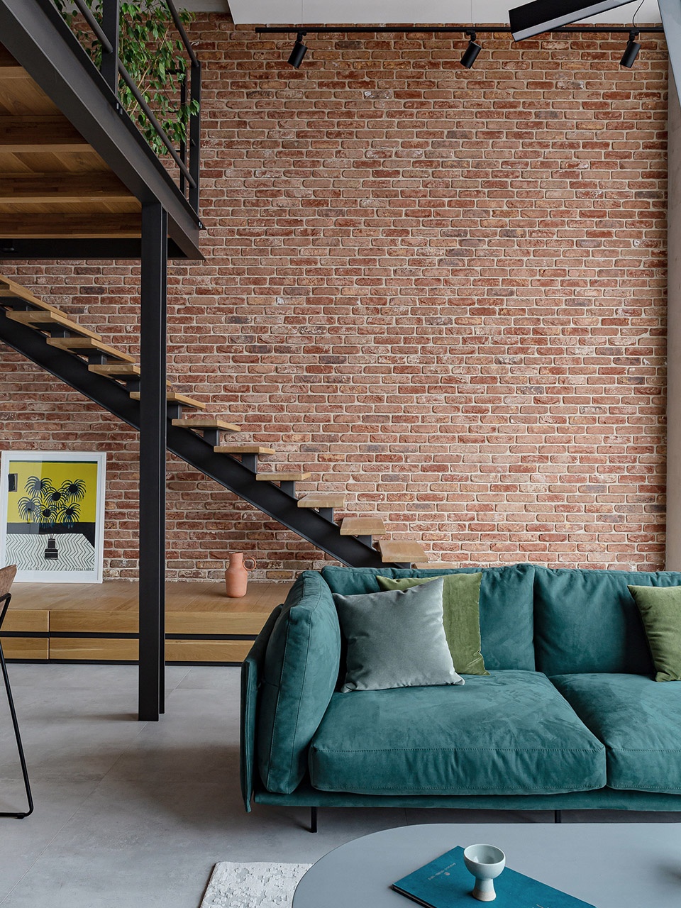 LOFT APARTMENT by ZROBIM architects