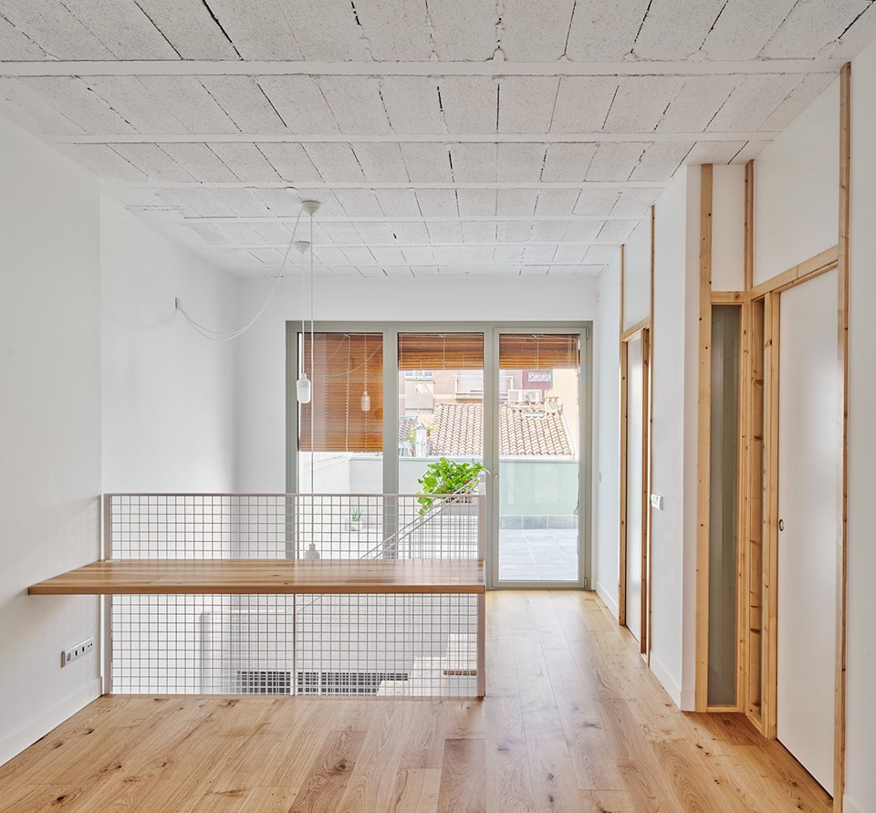 100joa new construction of a row house in mataro by vallribera arquitectes