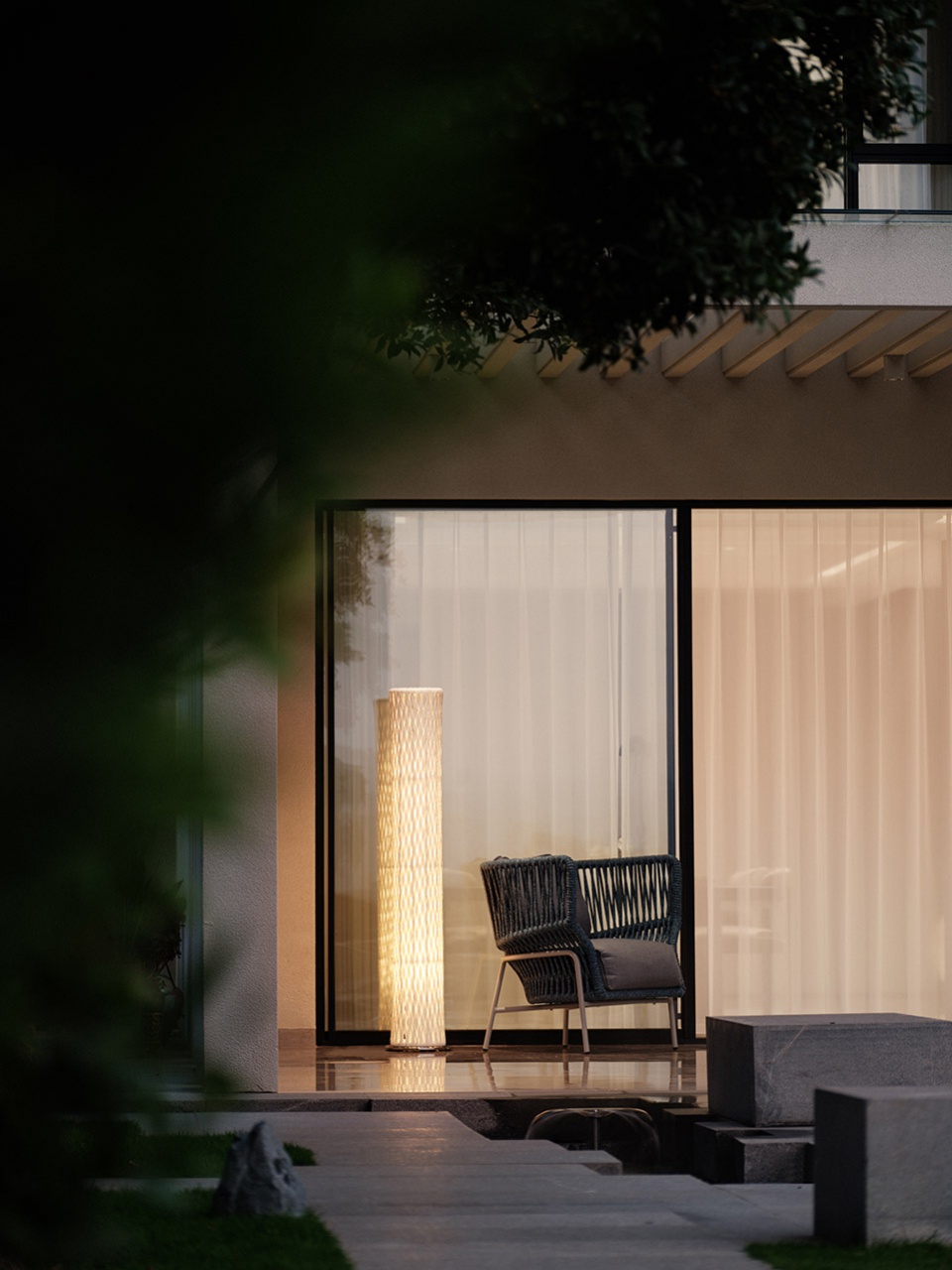 private house near erhai lake by chen design
