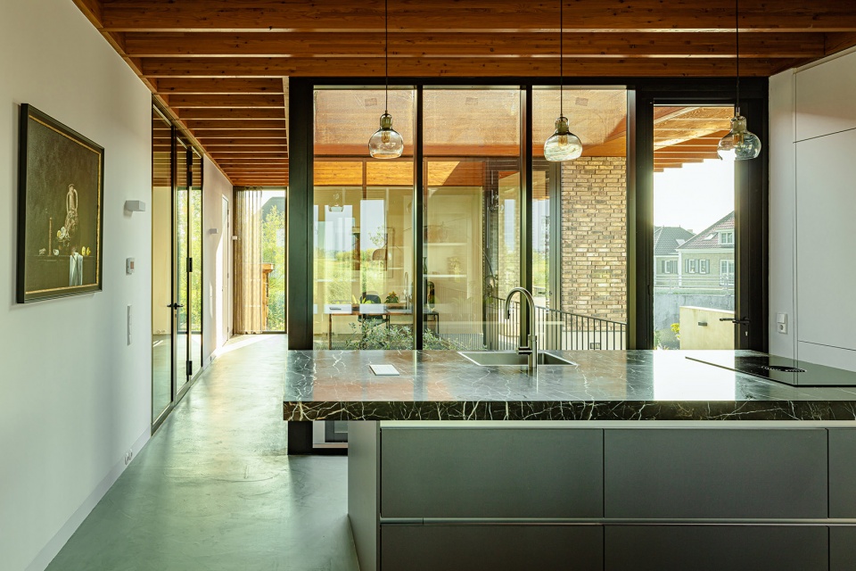 Terphouse Rotterdam by AAAN