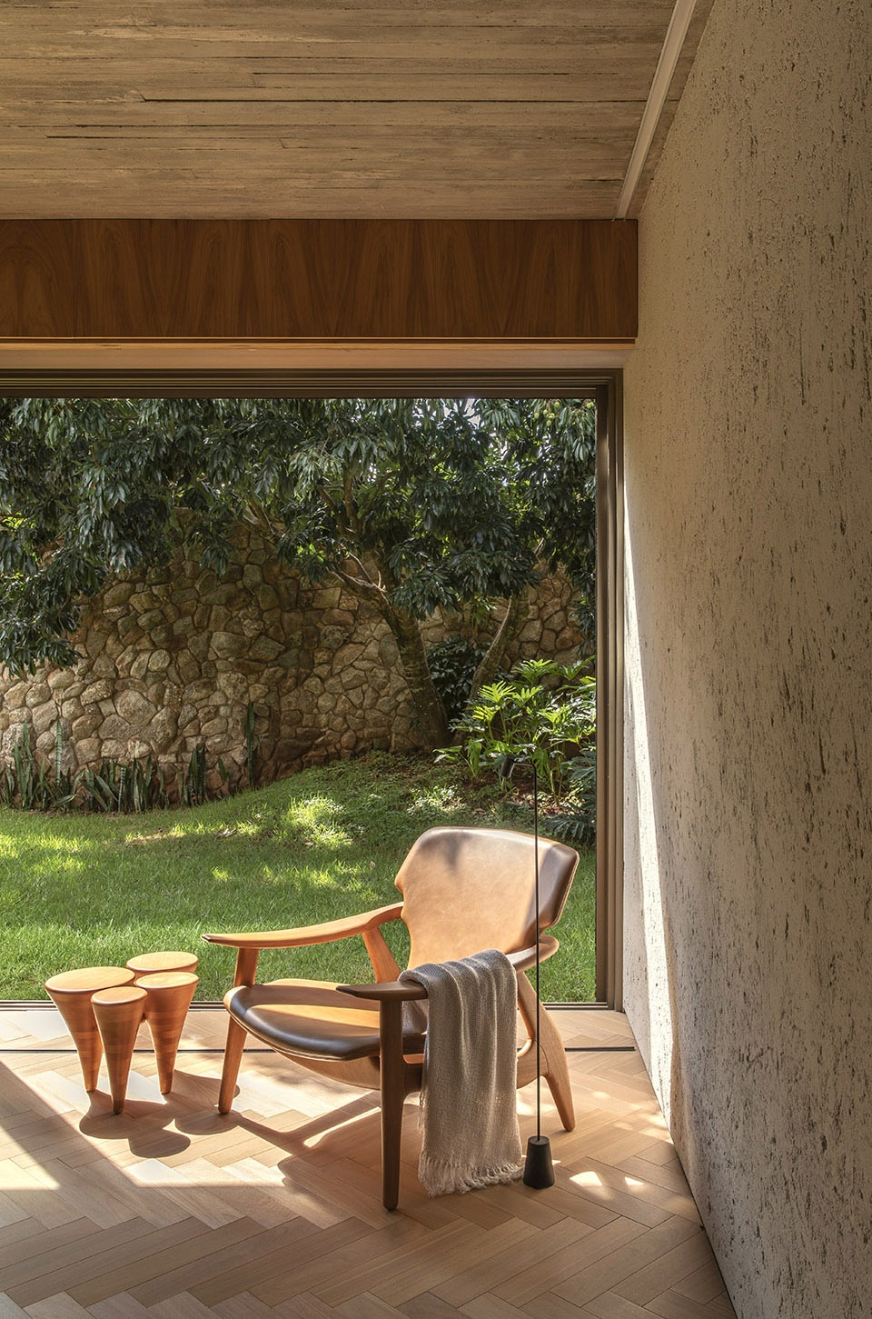 House of the Lake by mf arquitetos ln8