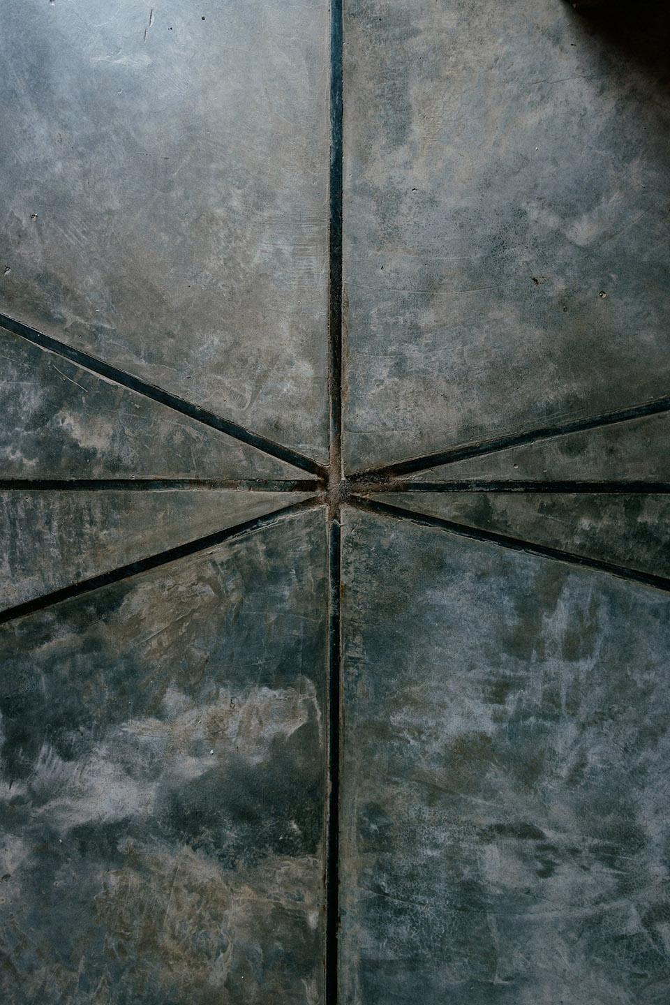 cobarde by rootstudio