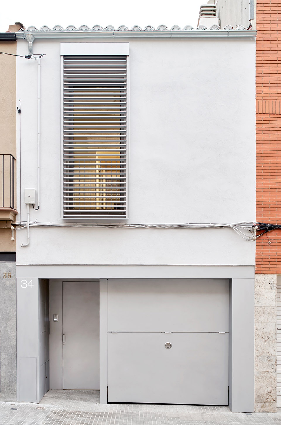 95pla renovation and expansion of a row house by vallribera arquitectes