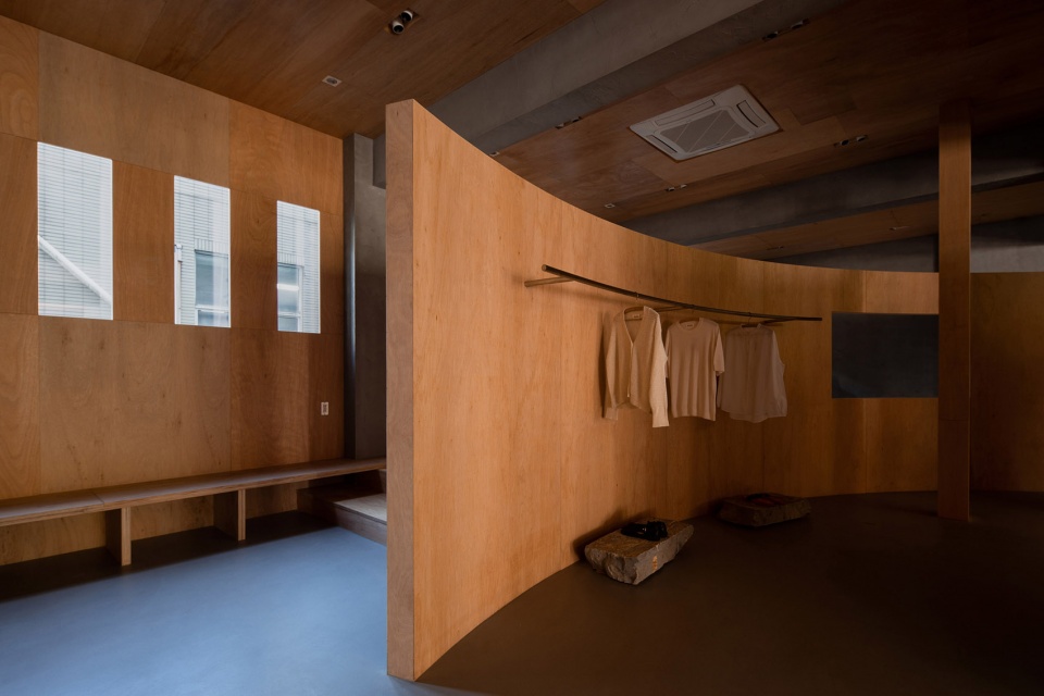 62 Beiting Lane Store China by MOU architecture studio