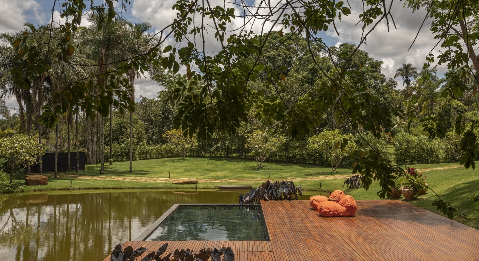 House of the Lake by mf arquitetos