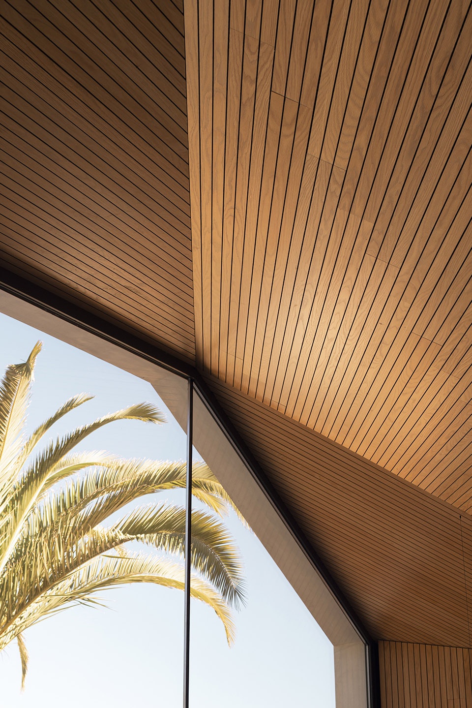 Home Refurbishment for Alejandro and Inma by Pablo Munoz Paya Arquitectos