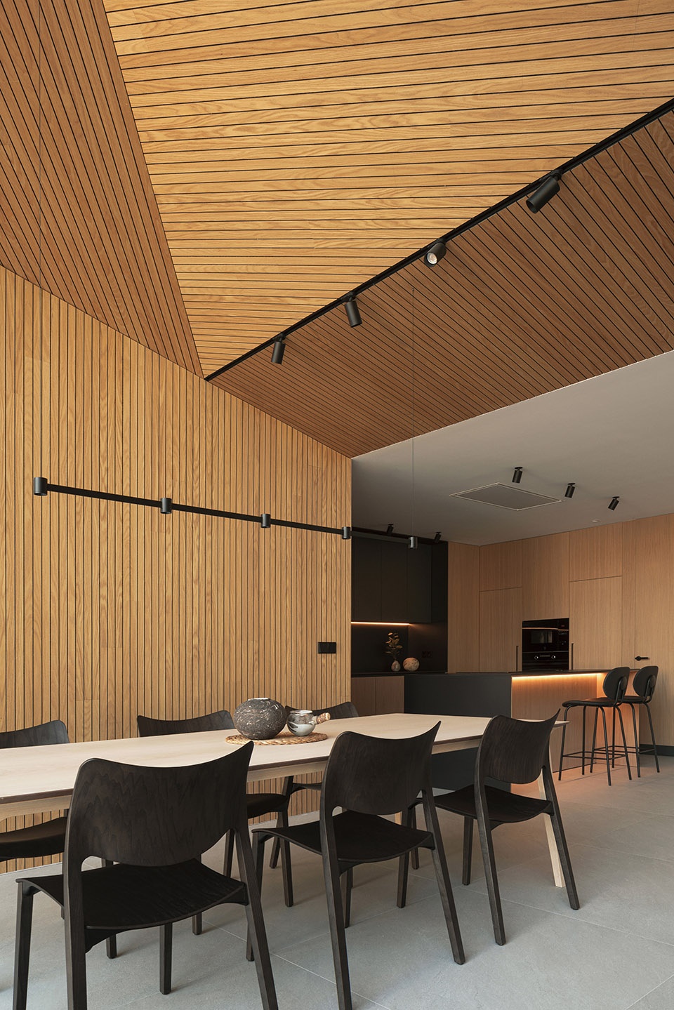 Home Refurbishment for Alejandro and Inma by Pablo Munoz Paya Arquitectos