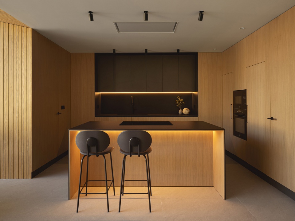 Home Refurbishment for Alejandro and Inma by Pablo Munoz Paya Arquitectos