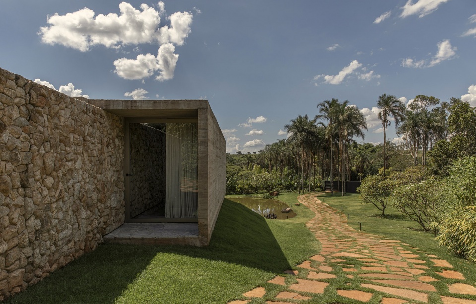 House of the Lake by mf arquitetos