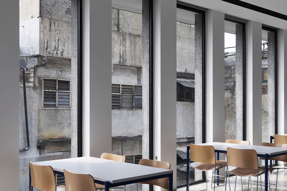 Tigermandiri Office by Csutoras Liando