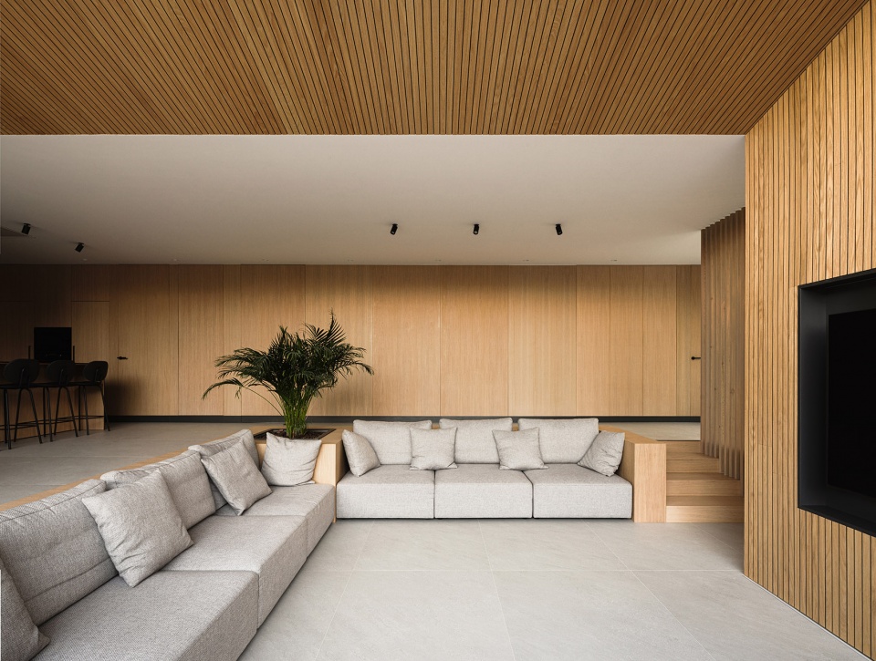Home Refurbishment for Alejandro and Inma by Pablo Munoz Paya Arquitectos