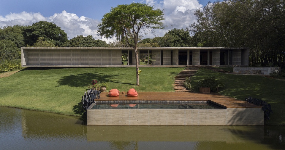 House of the Lake by mf arquitetos