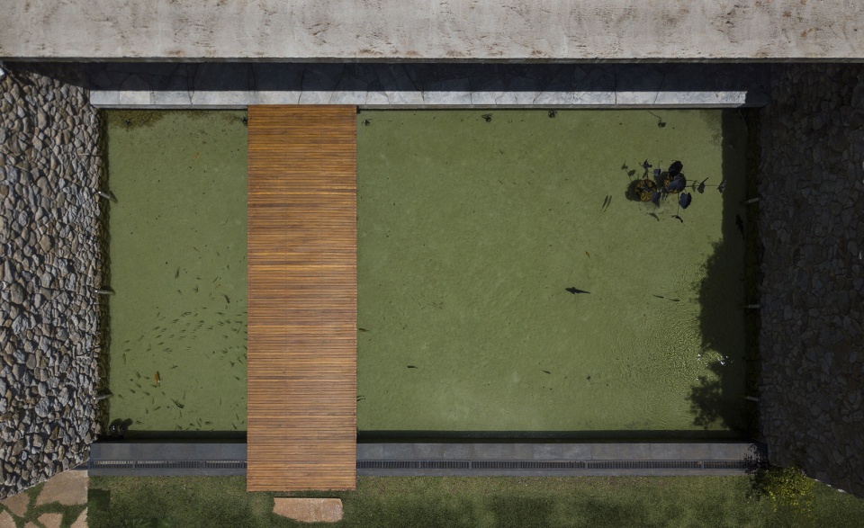 House of the Lake by mf arquitetos