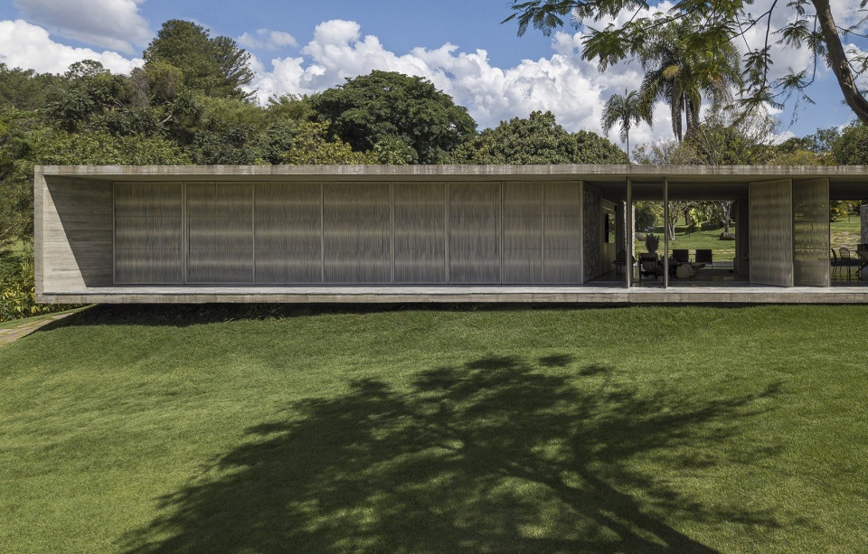 House of the Lake by mf arquitetos
