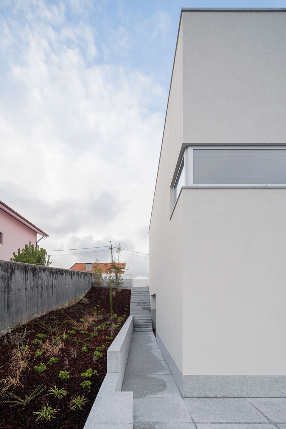 house in santa marinha by helder da rocha arquitectos