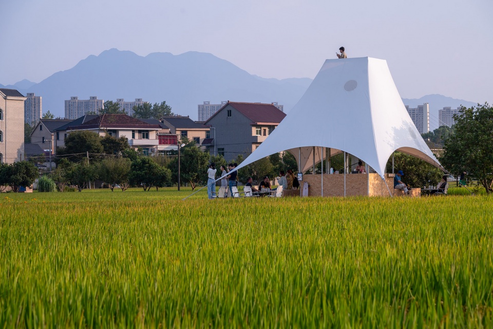 tower pavilion in paddy fields by jumpinghouselab