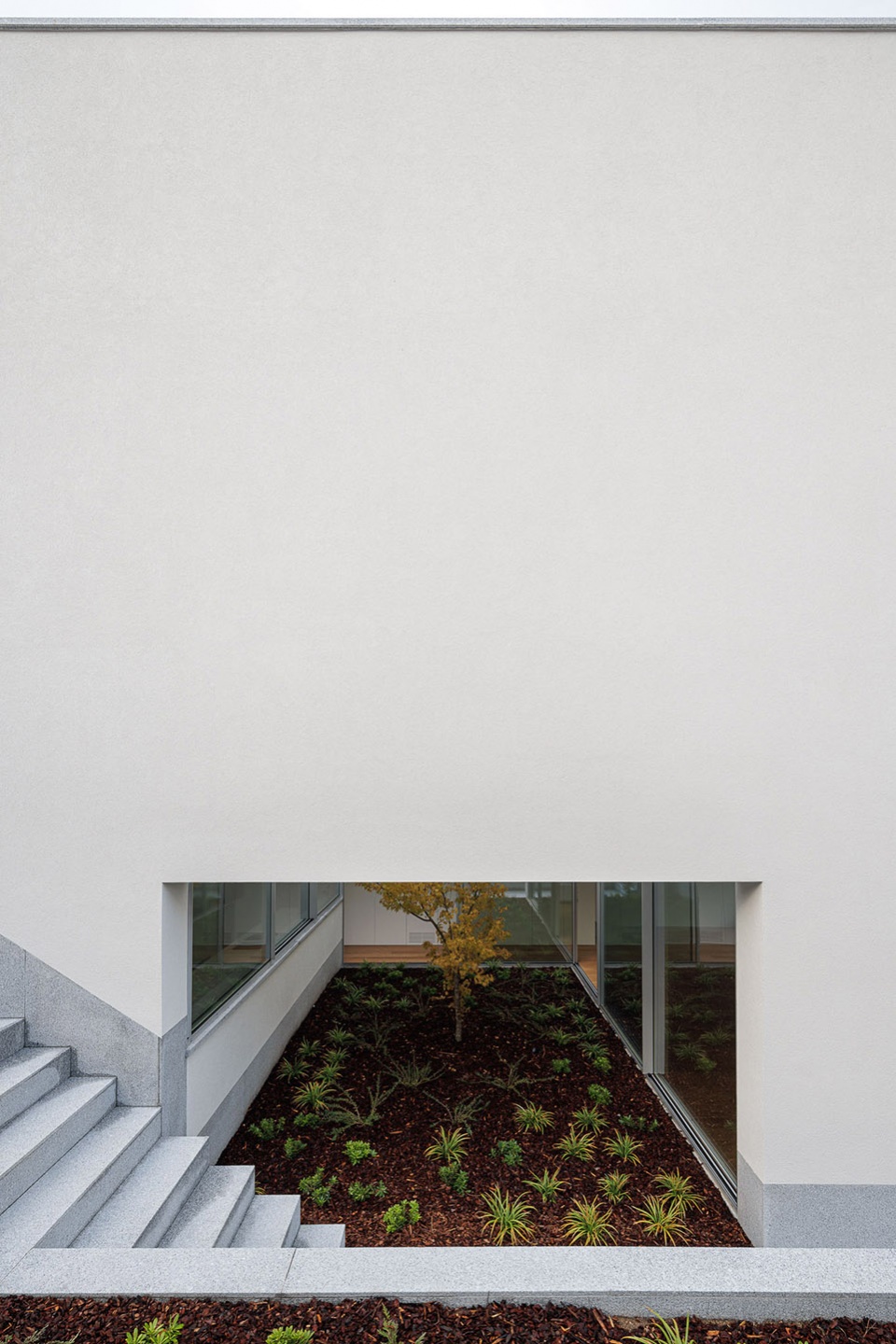 house in santa marinha by helder da rocha arquitectos