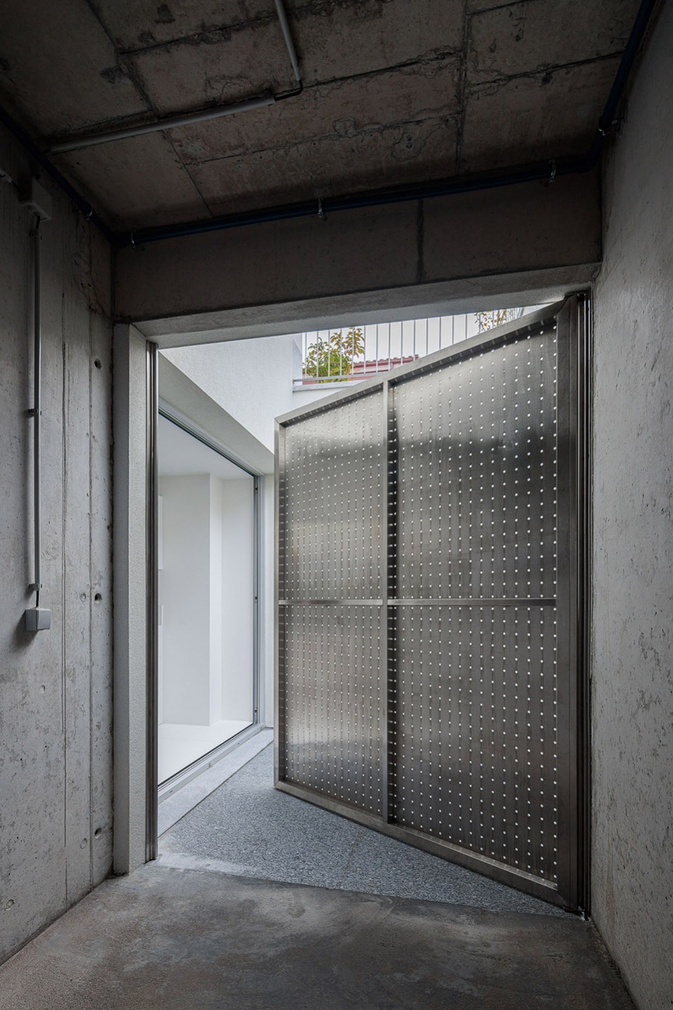 house in santa marinha by helder da rocha arquitectos