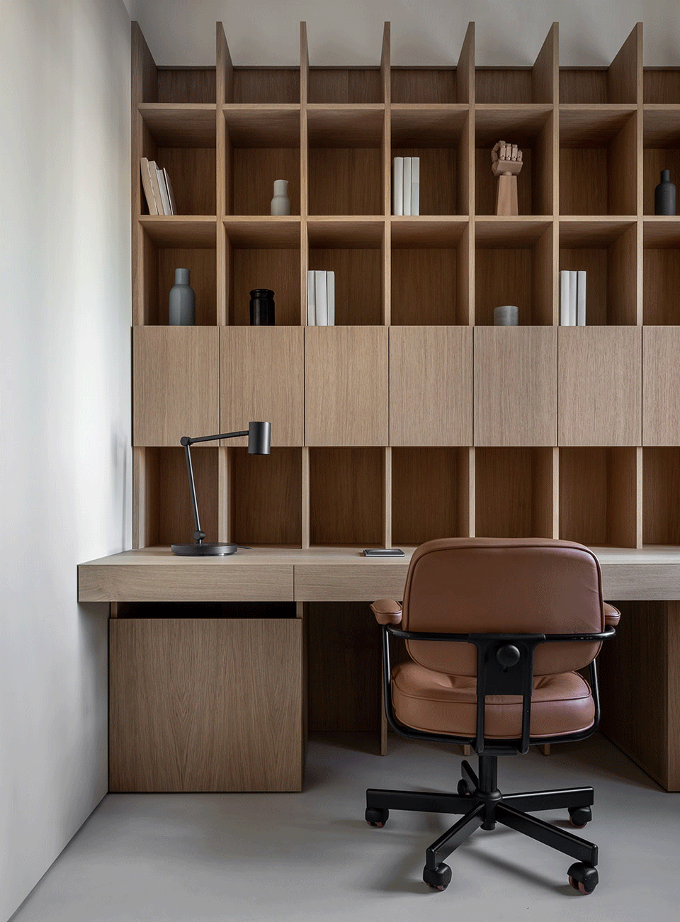 BEIGE APARTMENT by ZROBIM architects