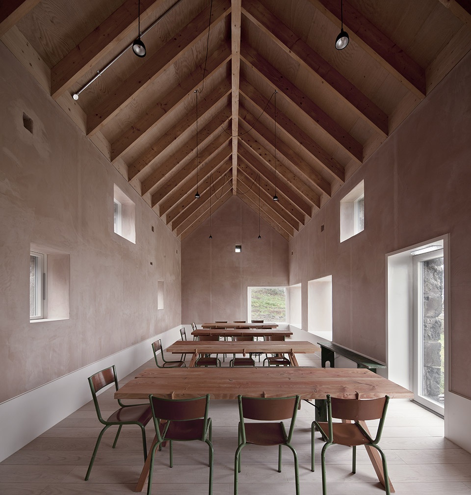 Community dining hall Croft 3 by Architect fardaa